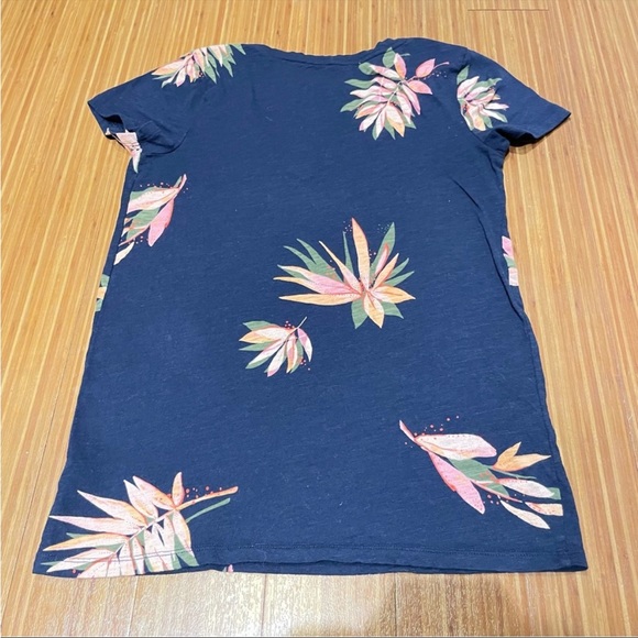 A New Day V-Neck Floral-Print Short-Sleeve Top Navy Pink Women's Size S - Picture 3 of 6